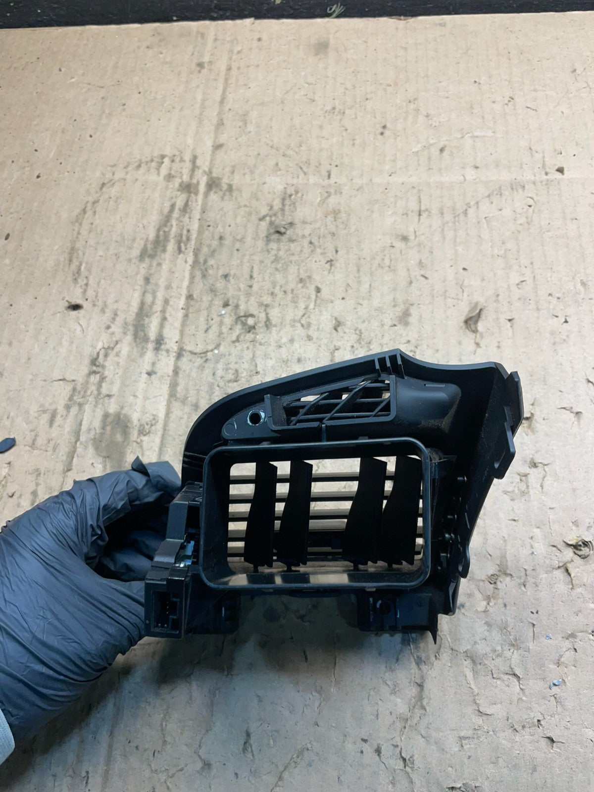 2007-2009 Mercedes S-Class S550 Left Driver Side Dashboard Air Vent OEM T7515 DG2