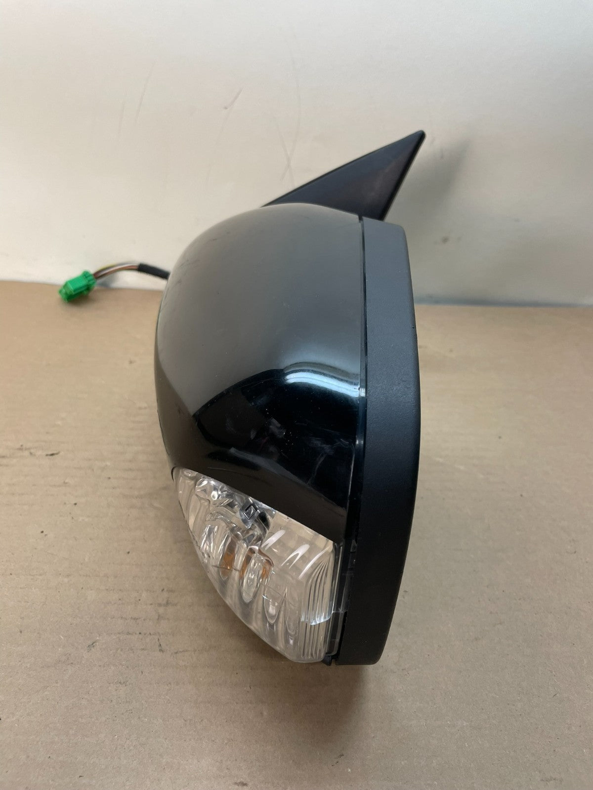 2007 to 2014 Volvo XC90 Left Driver View Door Turn Signal Mirror AH8791 DW10