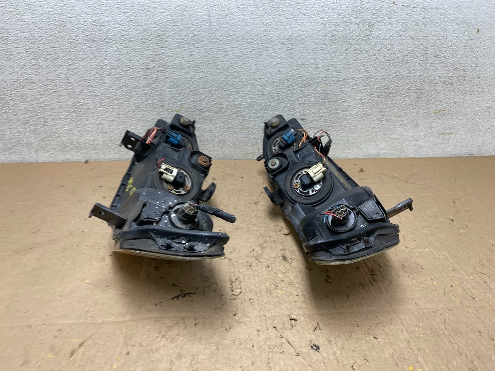 1998 to 2002 Honda Accord Left+Right Set Side Headlights W2965 DW15