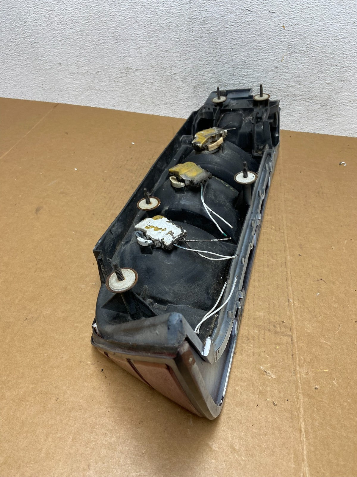 1982 to 1992 Chevrolet Camaro Right Passenger RH Side Tail Light ad9219 DG7