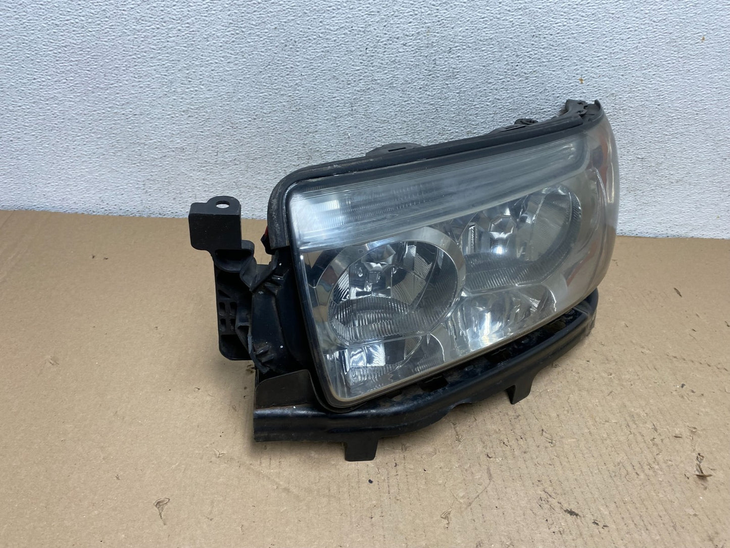 2006 2007 2008 Subaru Forester Left Driver LH Headlight Halogen TYC AF3215 DW2
