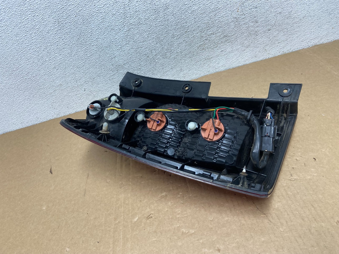 2007 to 2010 Kia Sedona Right Passenger RH Side Tail Light AF99645