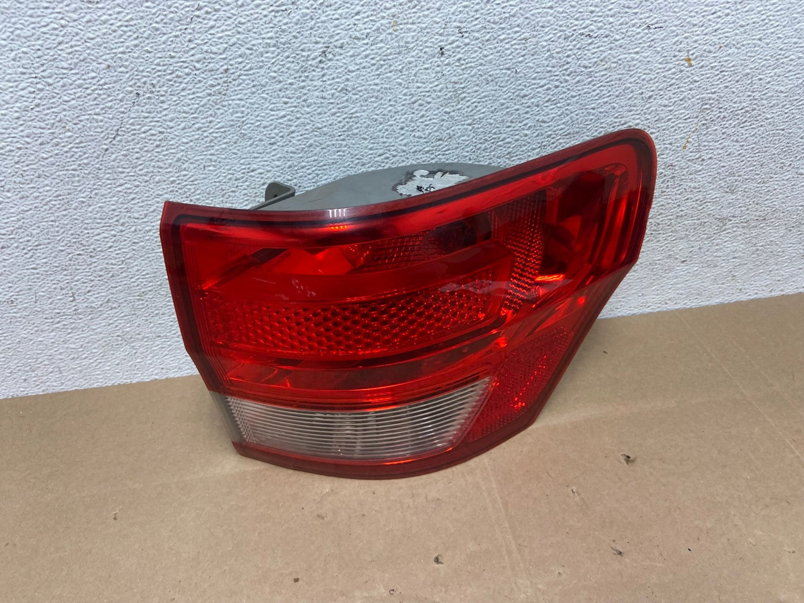 2011-2013 Jeep Grand Cherokee Right Passenger Side Rh Tail Light AE4945 LK0
