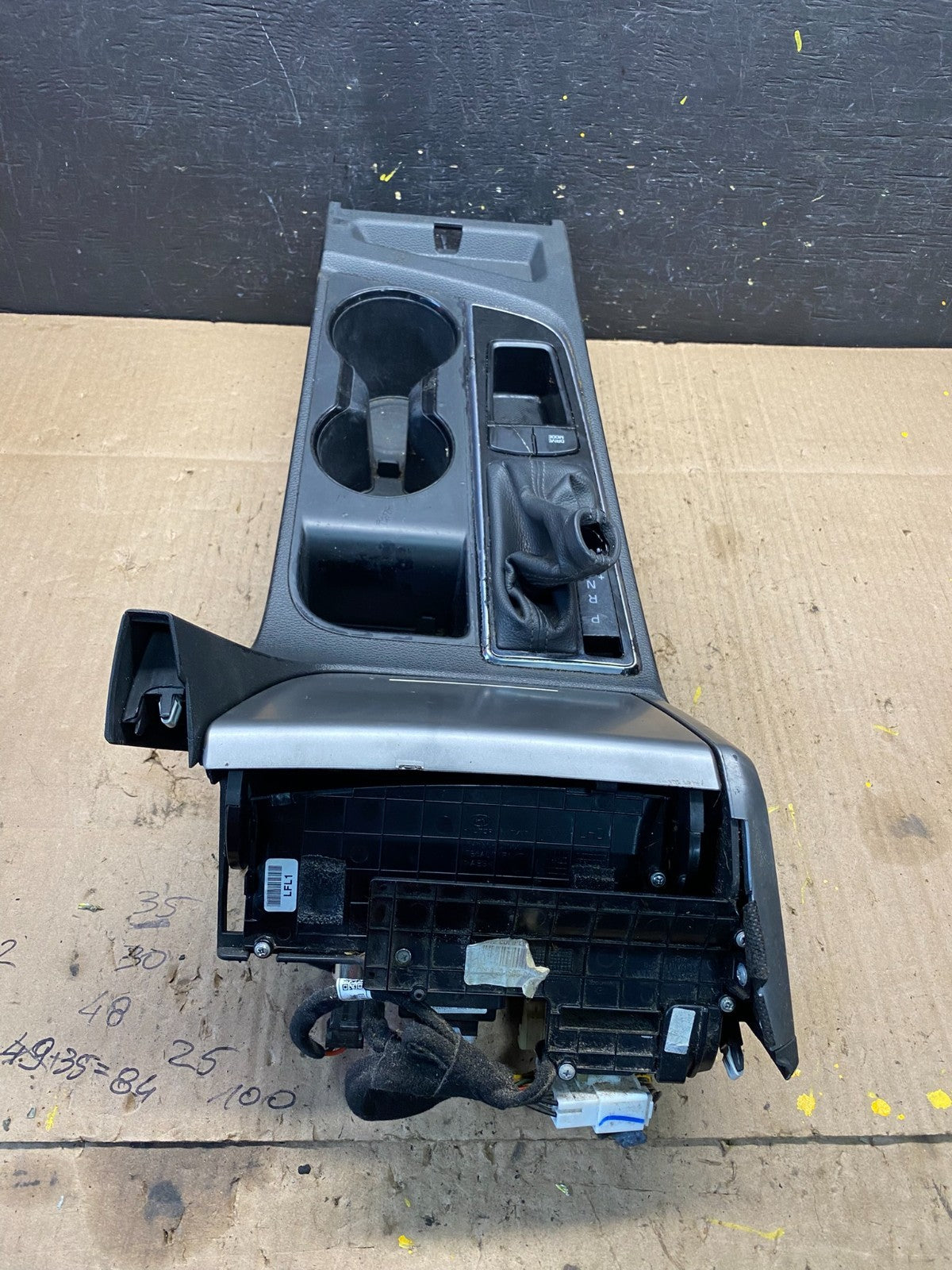 2018 2019 Hyundai Sonata CenterConsole Shifter Cup Holder Bezel Oem P3576 DG3