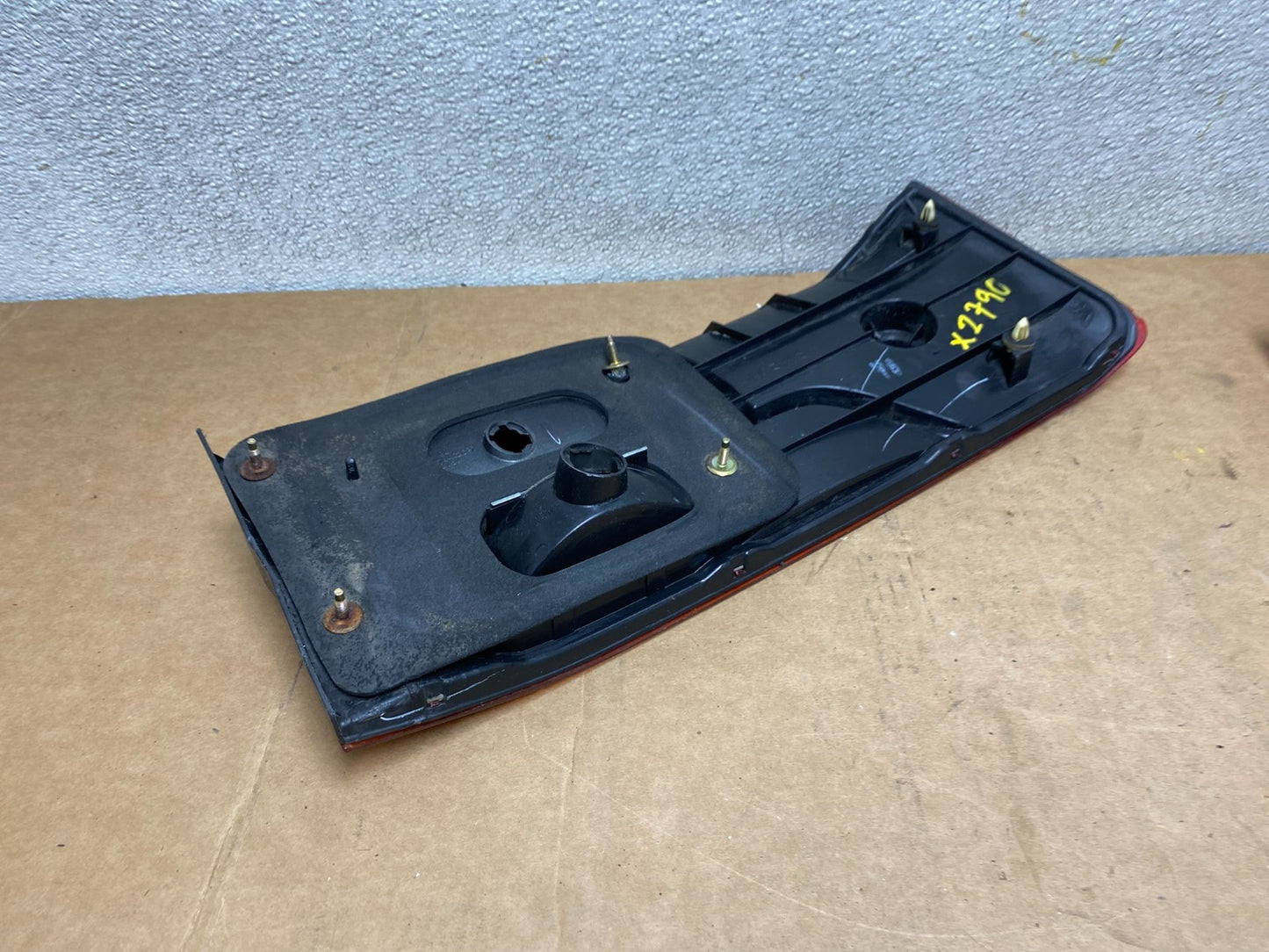 1999 2000 2001 Honda Odyssey Right Passenger RH Tail Light Inner OEM X2790 DW9