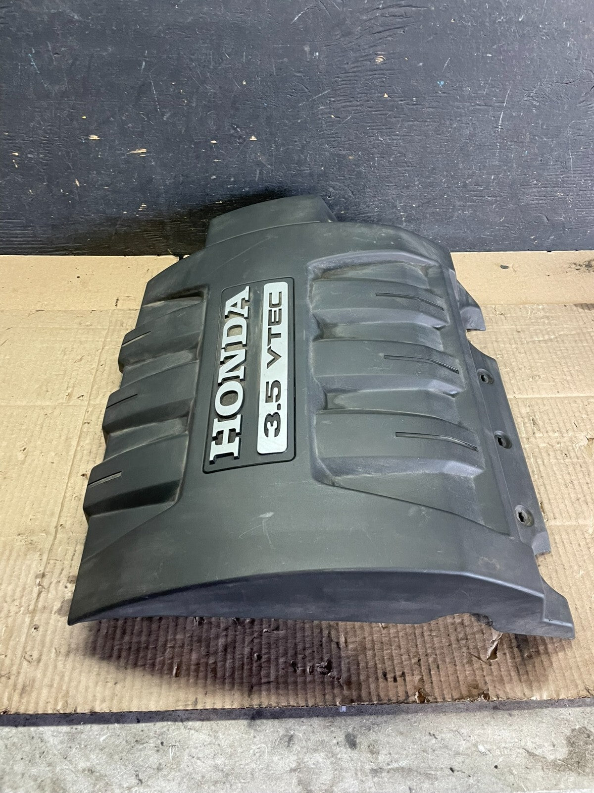 2006 to 2008 Honda Pilot Black Engine Cover OEM 3.5L M2681 DG3