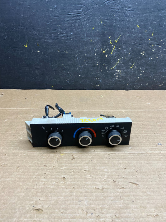 2008-2010 Chevrolet Express 1500 2500 3500 Climate Control Panel w0332 DG0