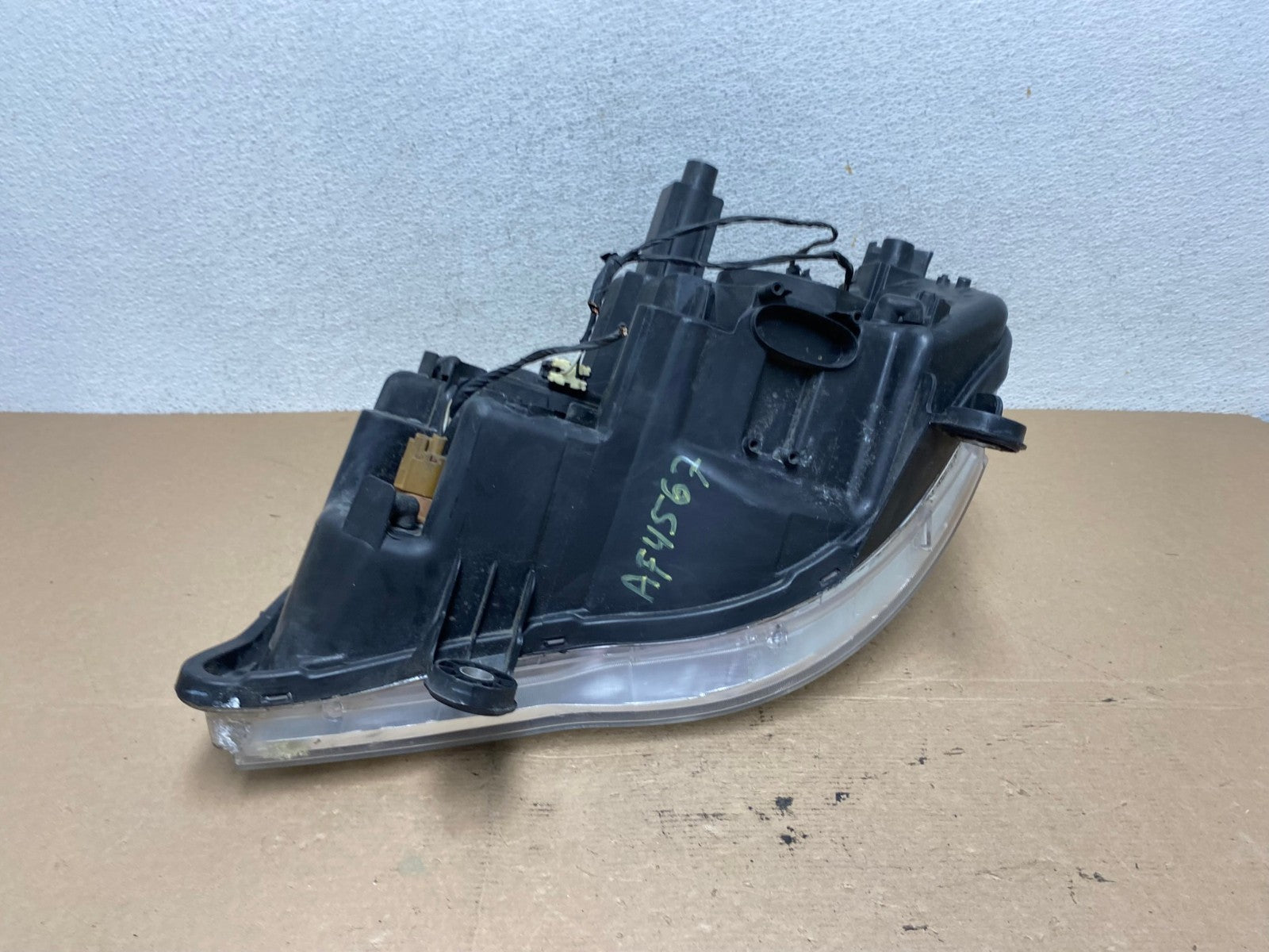2011 to 2016 Chrysler Town and Country Right Passenger Headlight AF4567 LK7