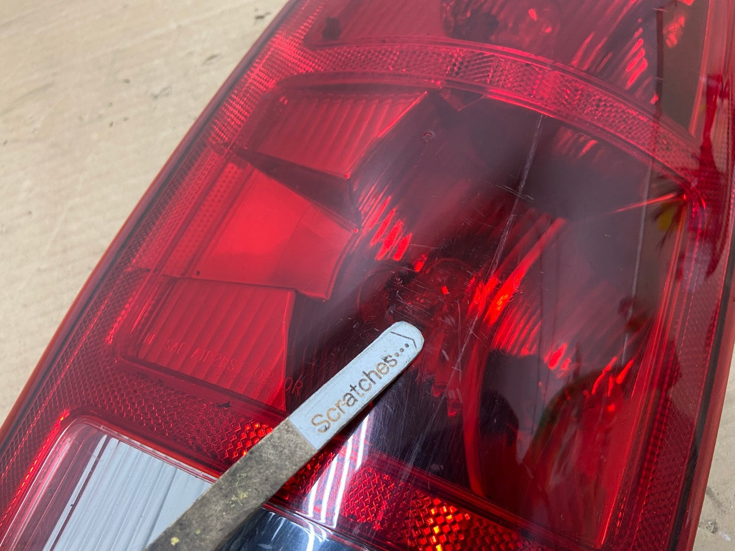 2002 to 2006 Dodge Ram 1500 Left Driver side Tail Light AG8192 LK3