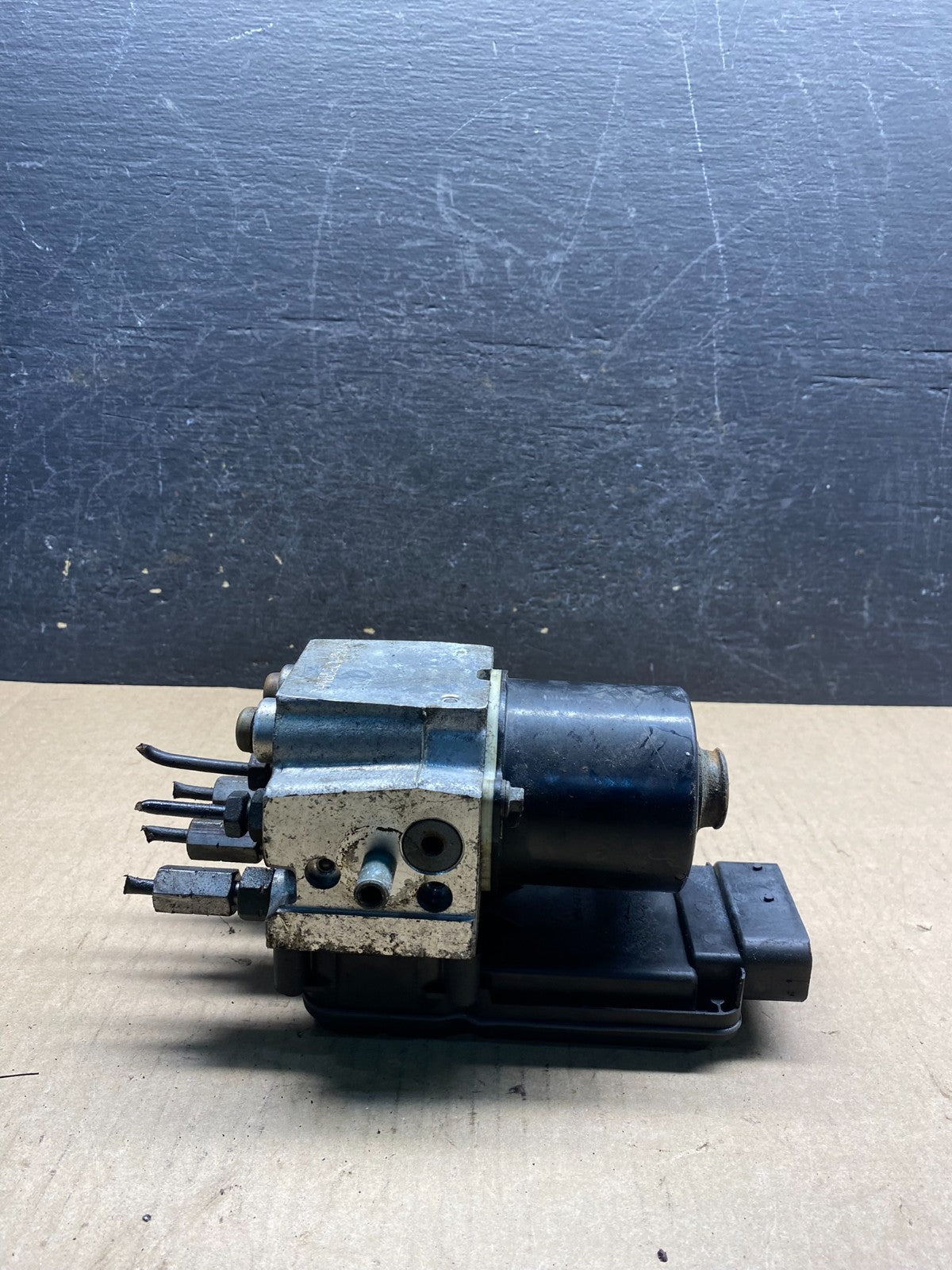 2003 2007 Ford E250 E350 Anti-Lock ABS Antilock Brake Pump AG9682 DG4