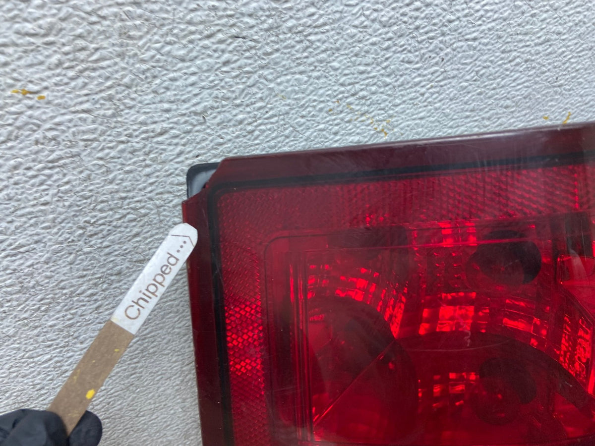 2005 - 2006 Jeep Grand Cherokee Right Passenger Rh Tail Light AH7823 LK4