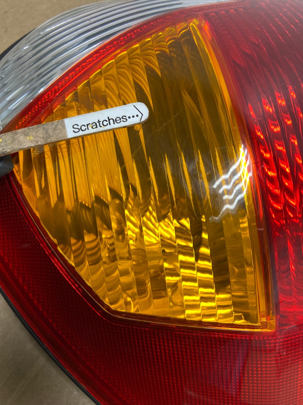 2001 - 2004 Hyundai Santa Fe Left Driver LH Side Tail Light AC1047 LK3