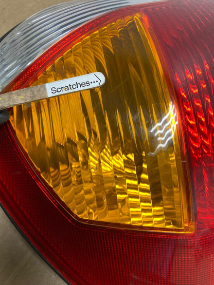 2001 - 2004 Hyundai Santa Fe Left Driver LH Side Tail Light AC1047 LK3