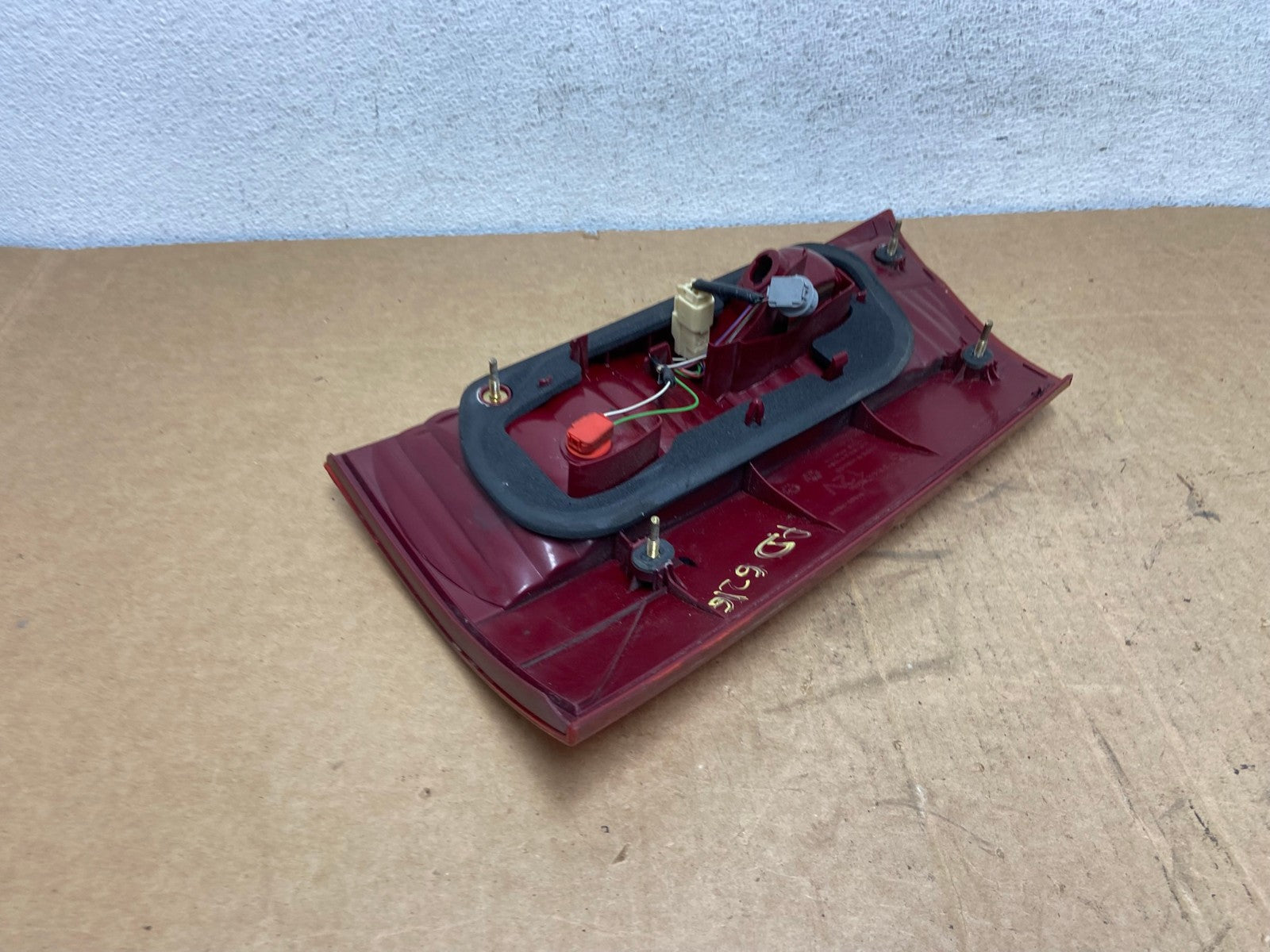 2004 - 2005 Toyota Sienna Left Driver LH Side Inner Tail Light AD6216 LK5
