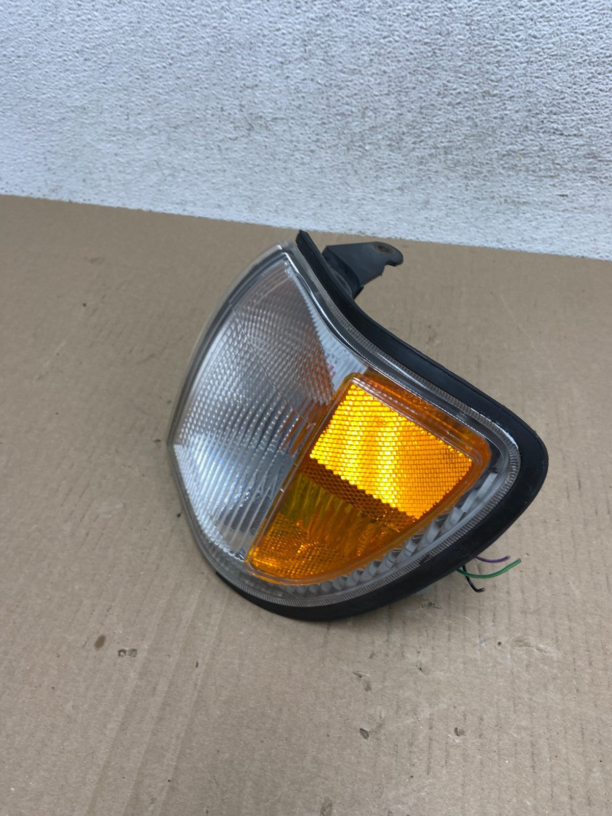 1999-2004 Nissan Pathfinder Front Left Driver Turn Signal AF5796 DW1