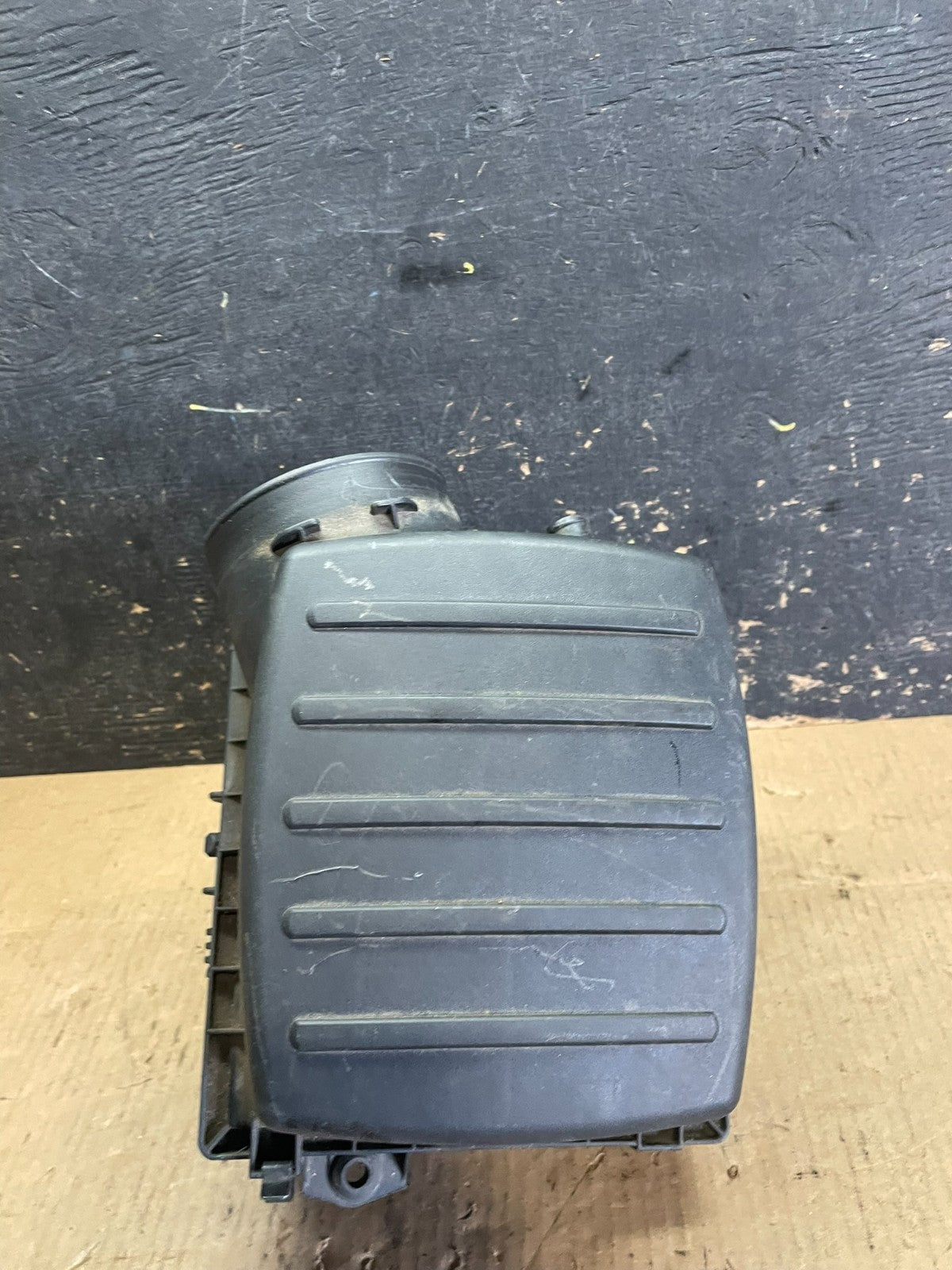 2011 - 2021 Dodge Durango 3.6L Air Filter Cleaner Box OEM aa2412 DG4