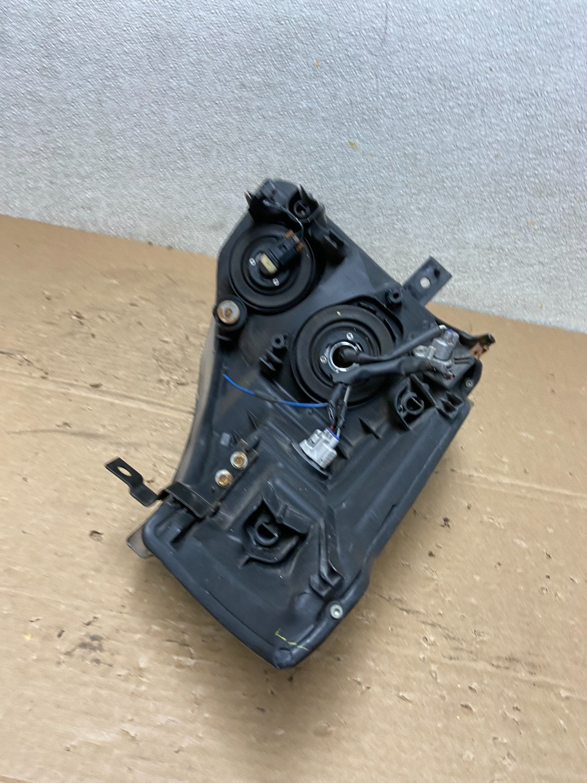 2004 to 2009 Nissan Quest Left Driver LH Black Headlight AB4885 DW9