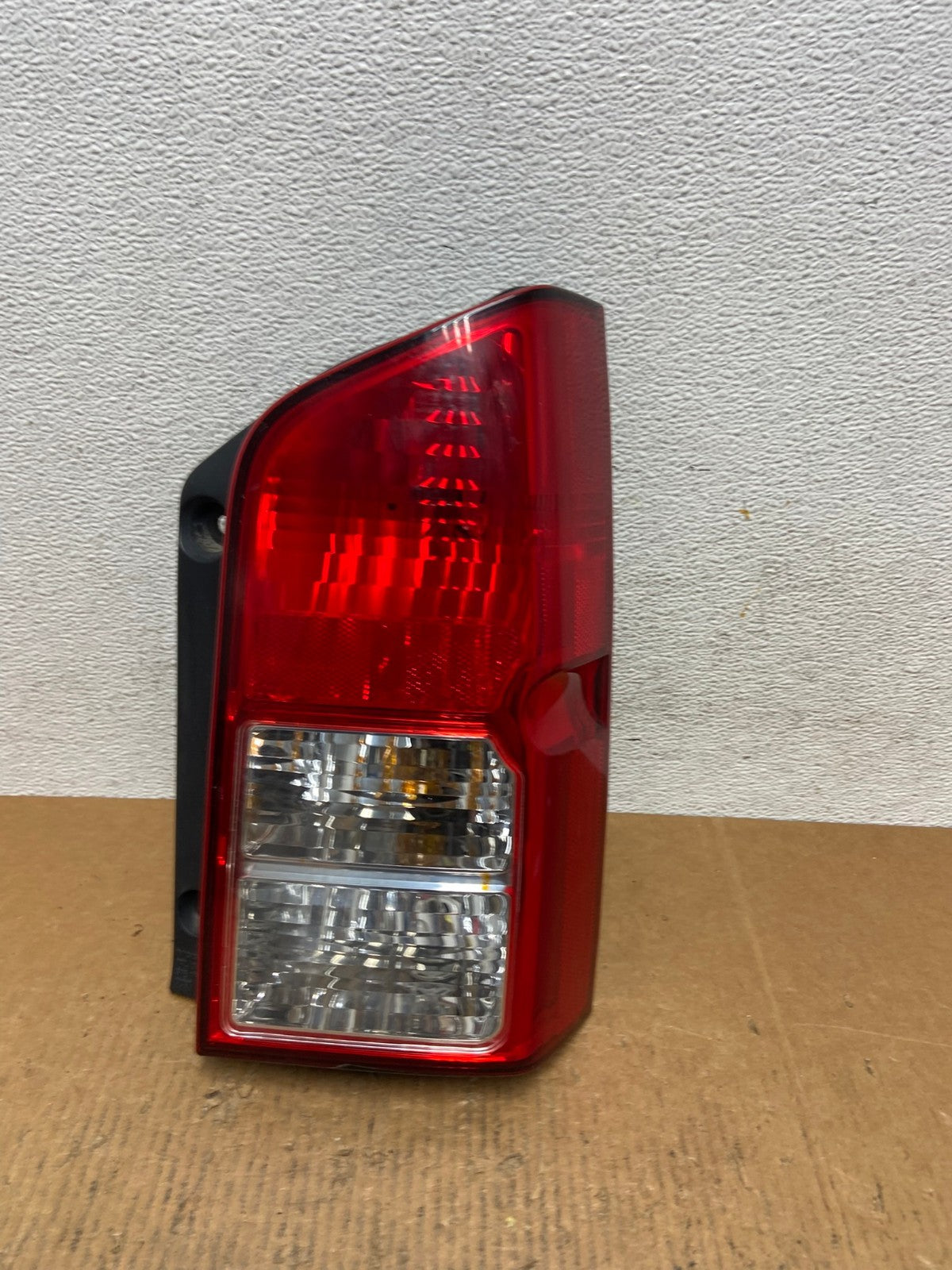 2005 to 2012 Nissan Pathfinder Right Passenger RH Side Tail Light AE1511 LK0