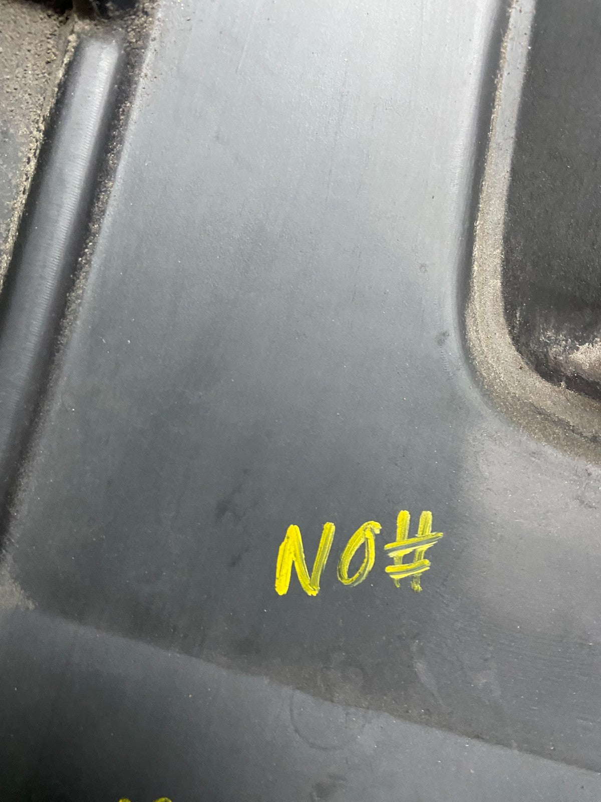 2005 to 2007 Honda Odyssey Black Engine Cover OEM Q9840 DG8