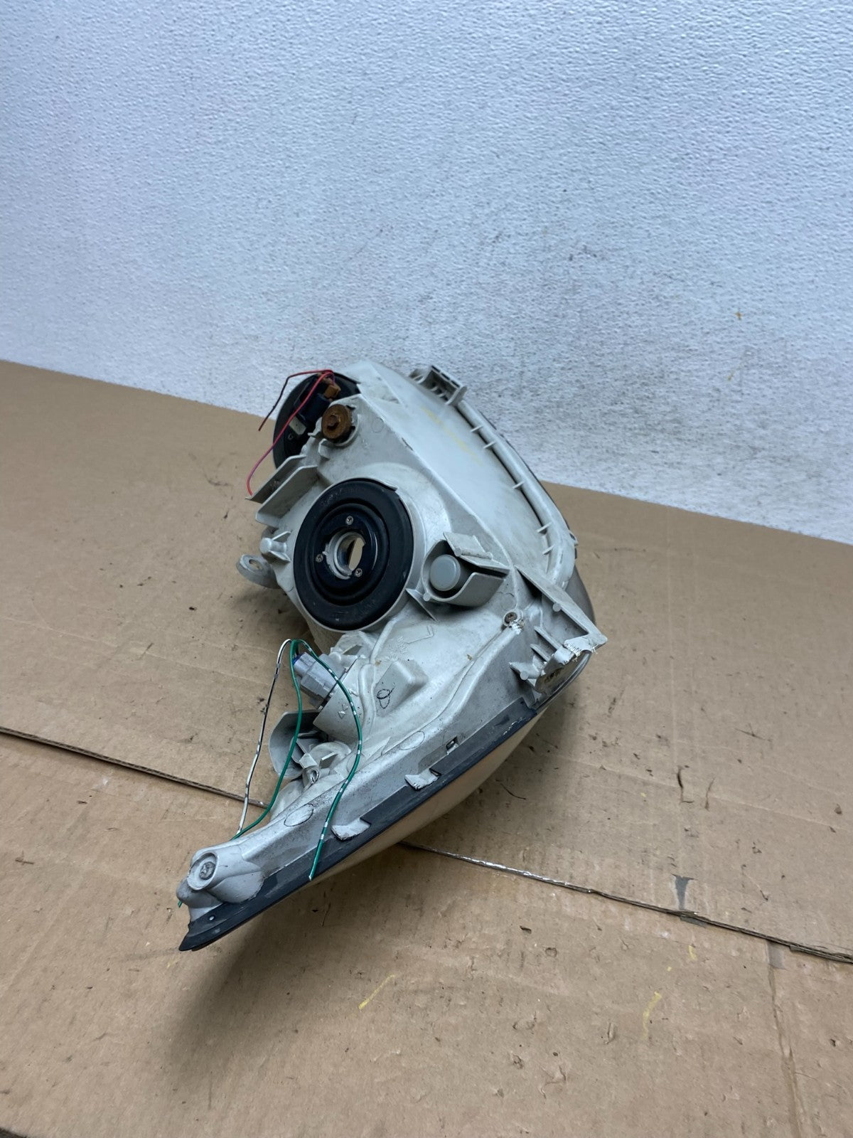 2002 2003 2004 Toyota Camry Left Driver Lh Side Halogen Headlight AE6088 DW10