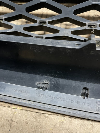 2010 to 2013 Land Rover Discovery  Front Upper Grill Grille X9824 DG8