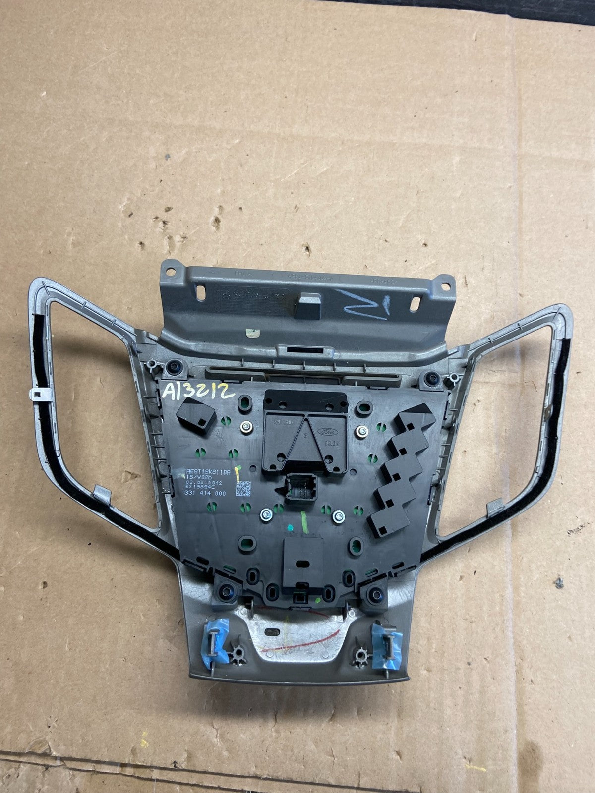 2011 2012 Ford Fiesta Dash Radio Control Panel Bezel AI3212 DG5