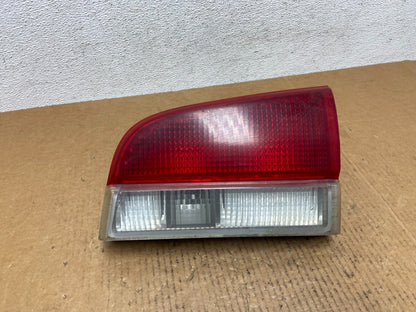 1992 to 1995 Pontiac Bonneville Right Passenger Inner Tail Light AE0353 DG0