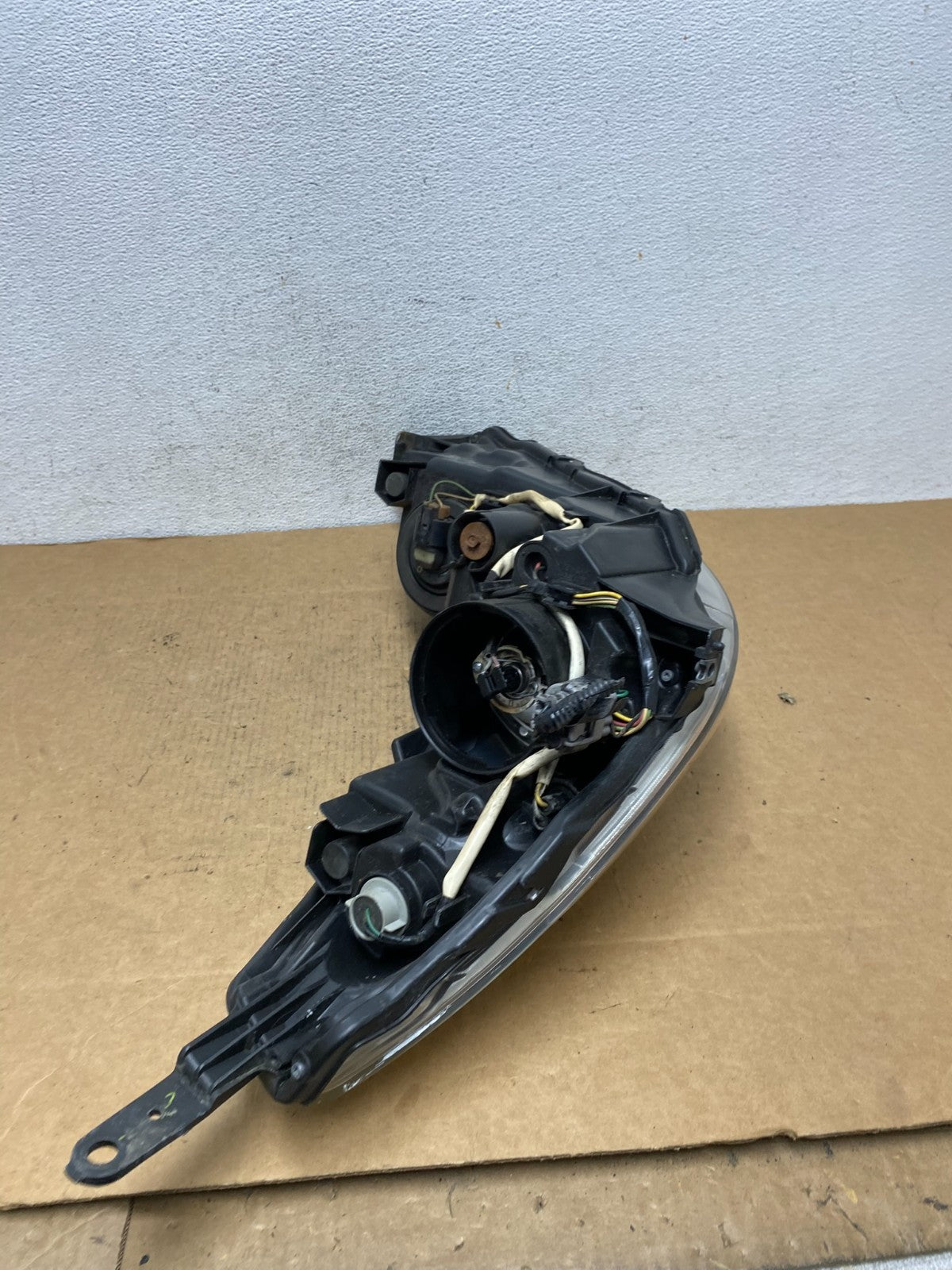 2010 2011 2012 Subaru Legacy Outback Left Driver Halogen Headlight AD4672 DW7