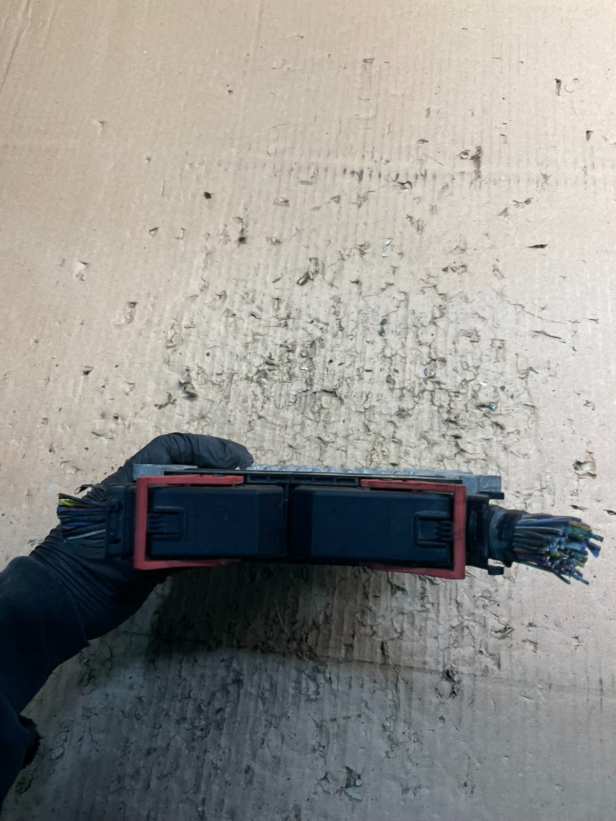 2010 to 2015  Jaguar XF Computer Brain Engine Control ECU ECM Module U1598  DG1