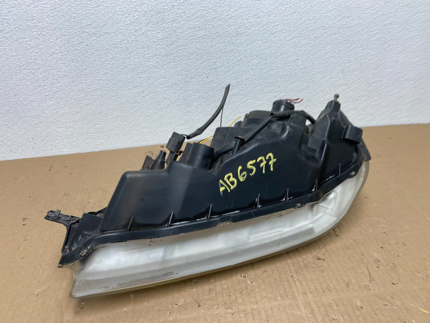 2002 - 2003 Mitsubishi Lancer Right Passenger Side Headlight Halogen AB6577 DW7