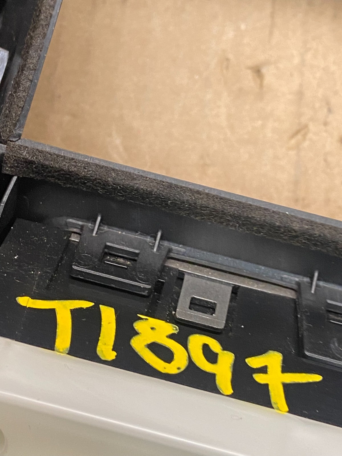 2009 -2012 Infiniti FX35 Radio Screen Panel Bezel Trim T1897 DG6