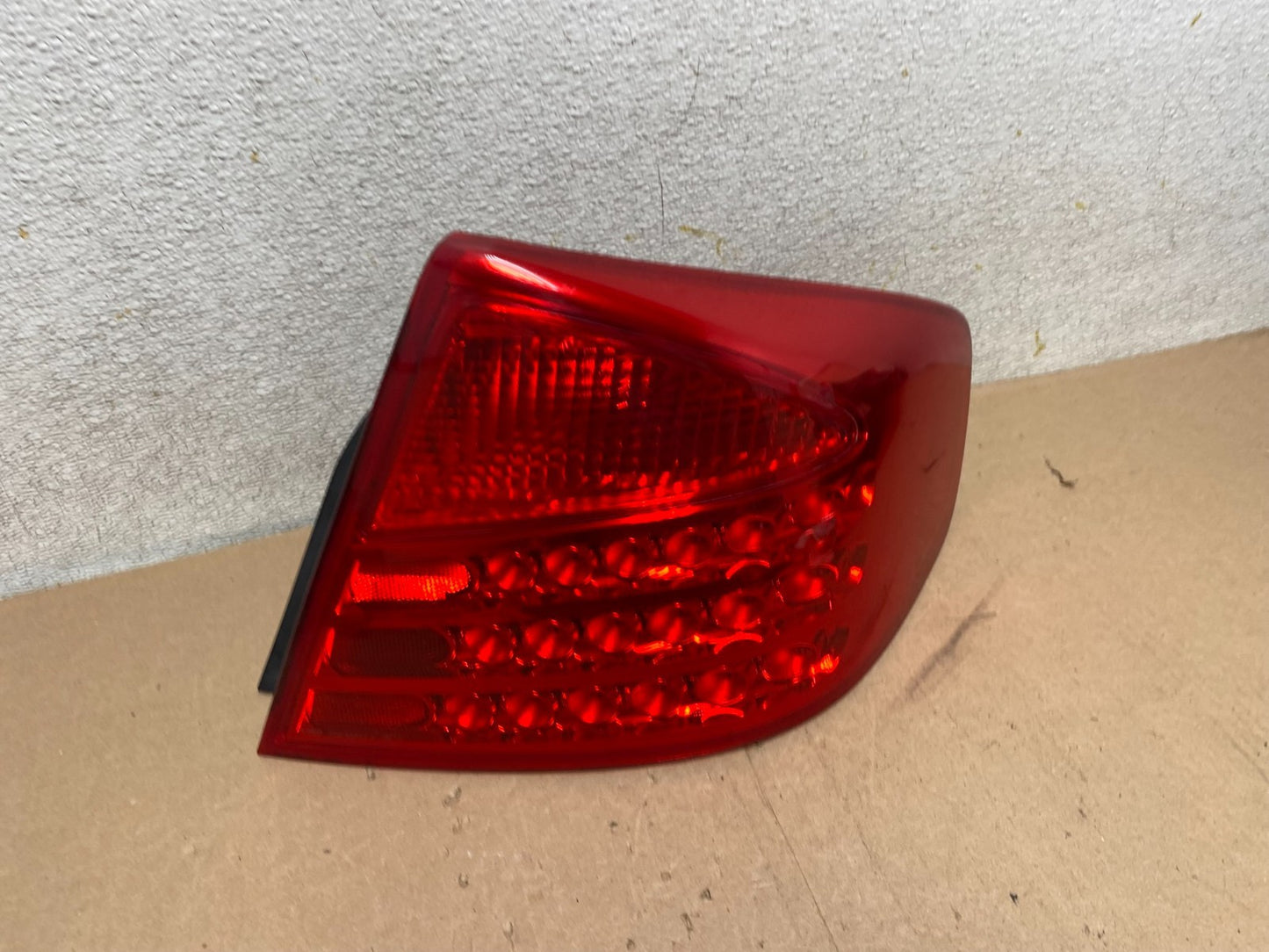 2003 to 2004 Infiniti G35 Right Passenger Rh Side Tail Light Q4208 DW2