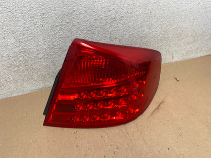 2003 to 2004 Infiniti G35 Right Passenger Rh Side Tail Light Q4208 DW2