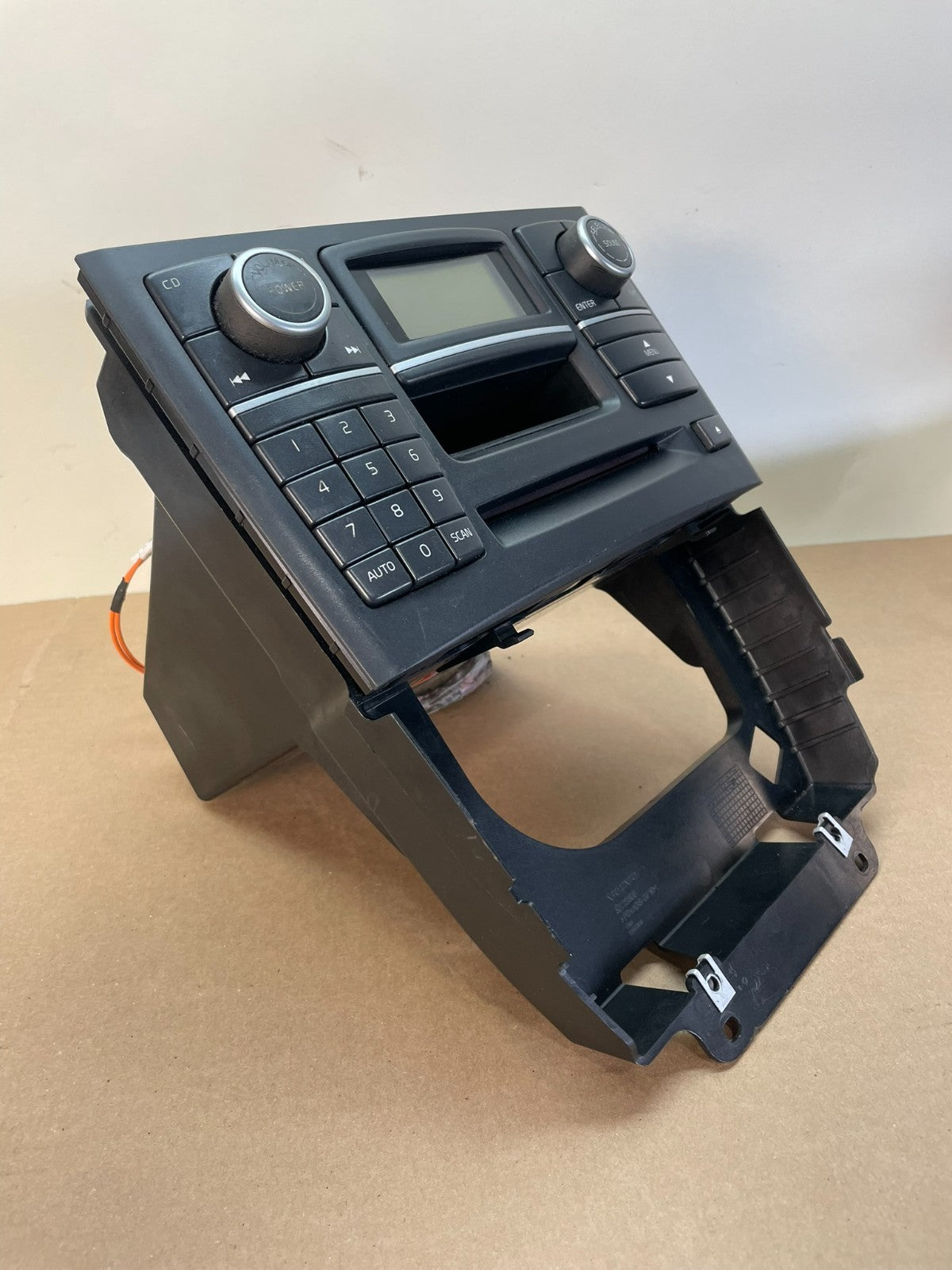 2008 Volvo XC90 Center AM/FM Radio Panel Bezel ai0575 DG1