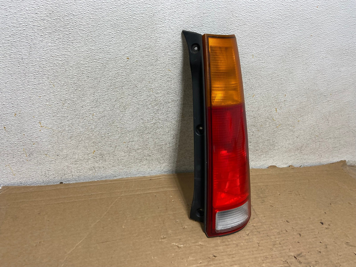 1997 1998 1999 2000 2001 Honda Crv Cr-v Right Passenger Tail Light AH8535 LK1