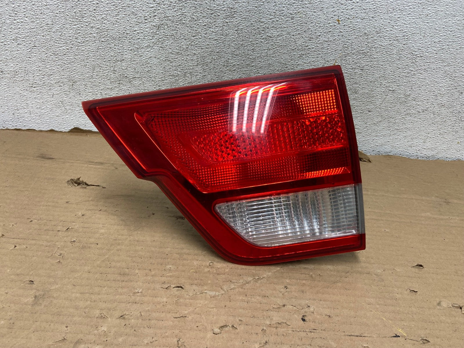 2011-2013 Jeep Grand Cherokee Right Passenger Rh Inner Tail Light AG8186 LK0