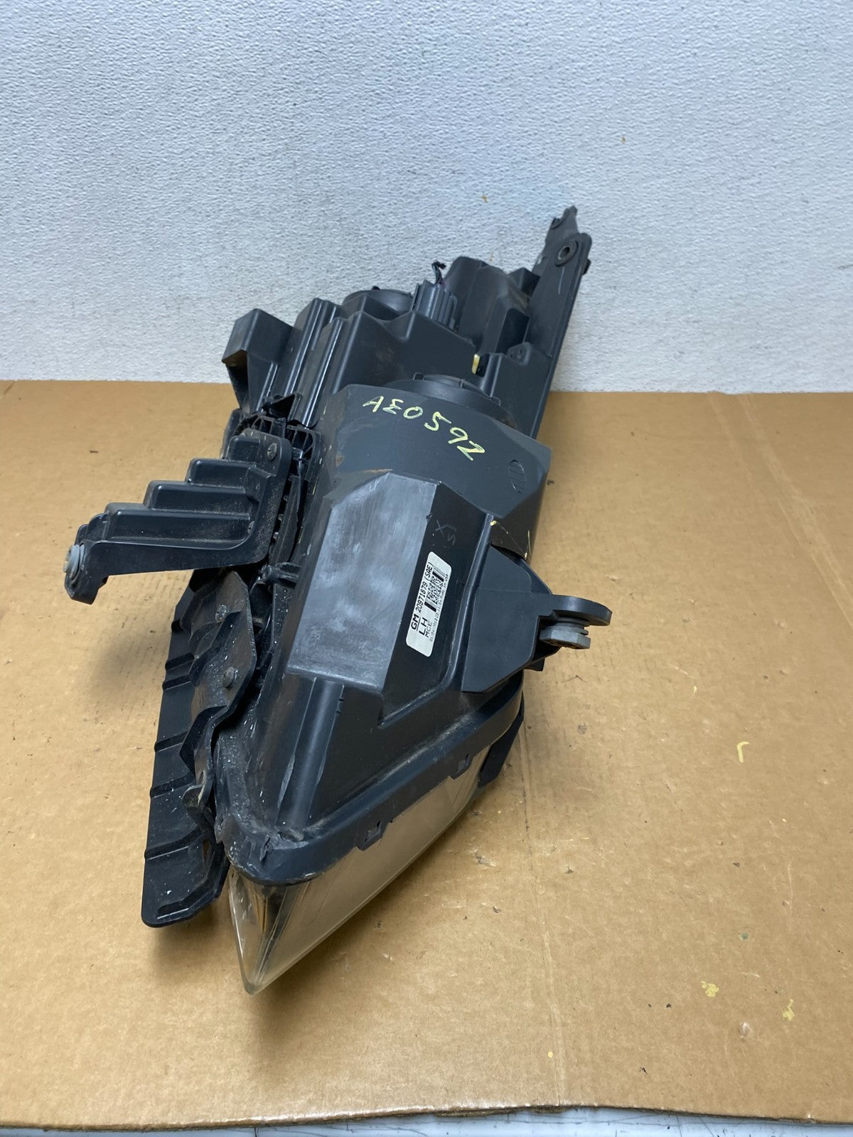 2013-2017 Chevrolet Traverse Left Driver LH Side Headlight Halogen AE0592 DW11