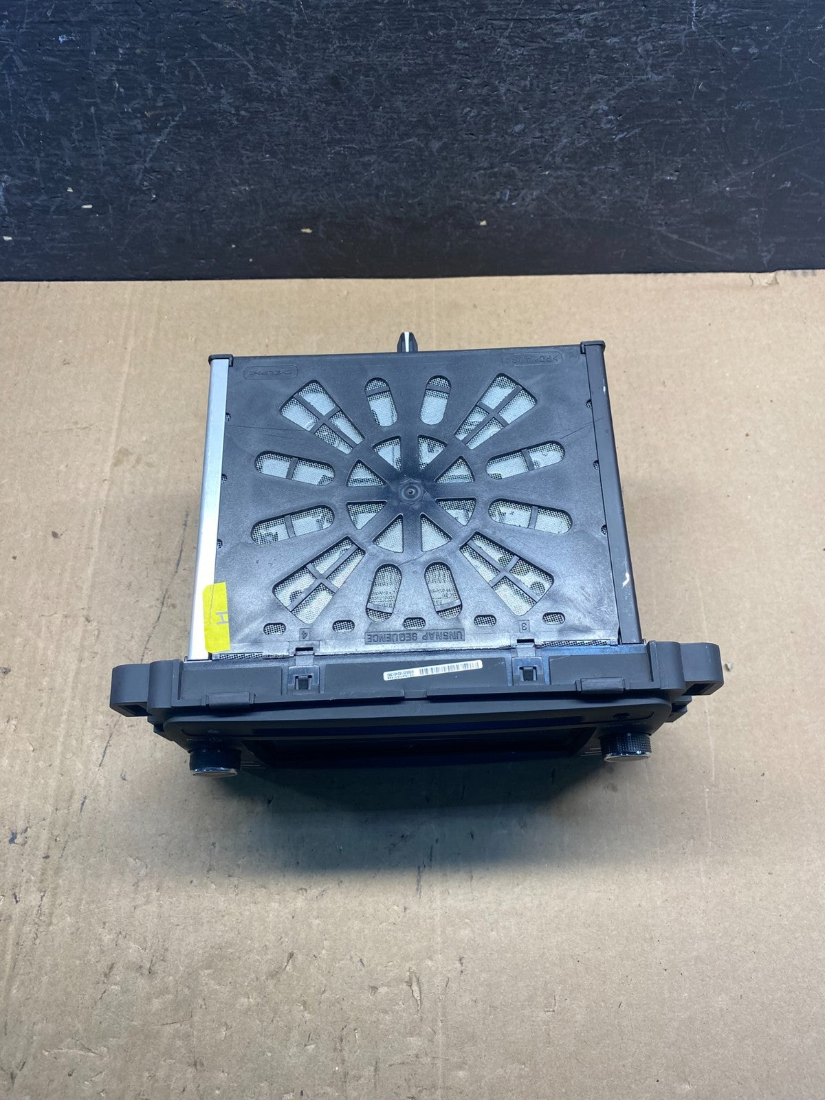 2013 to 2017 Chevrolet Traverse Am Fm Cd Player Radio Screen Display AE7811 DW5