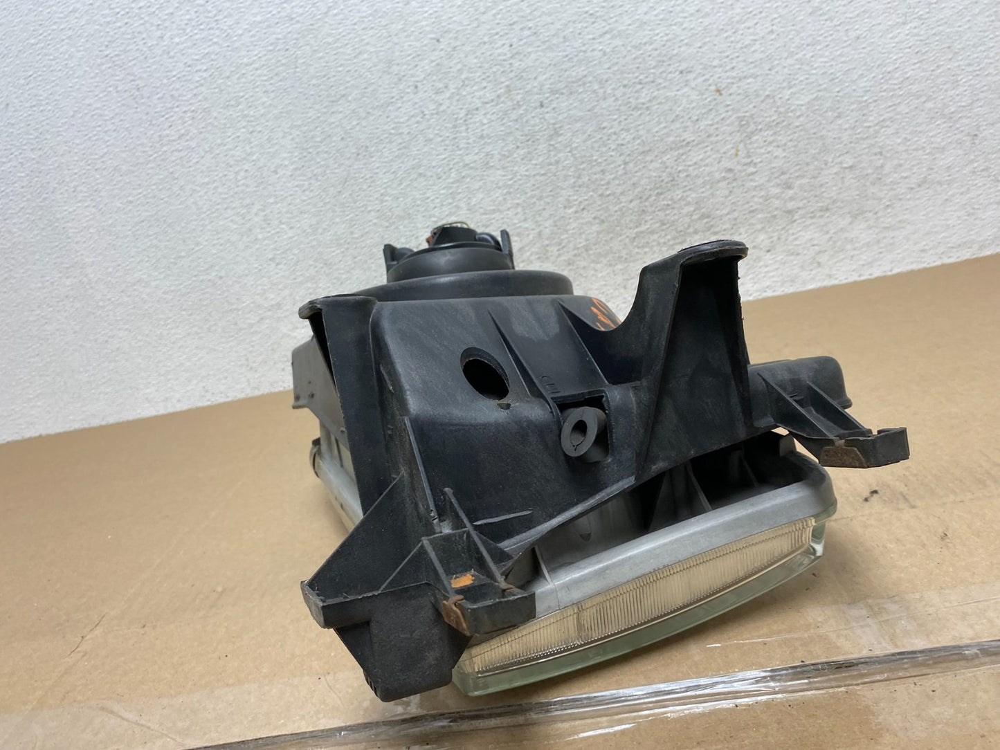 1996 to 2002 Toyota 4Runner Halogen Left Driver LH Headlight AE6636 DW6