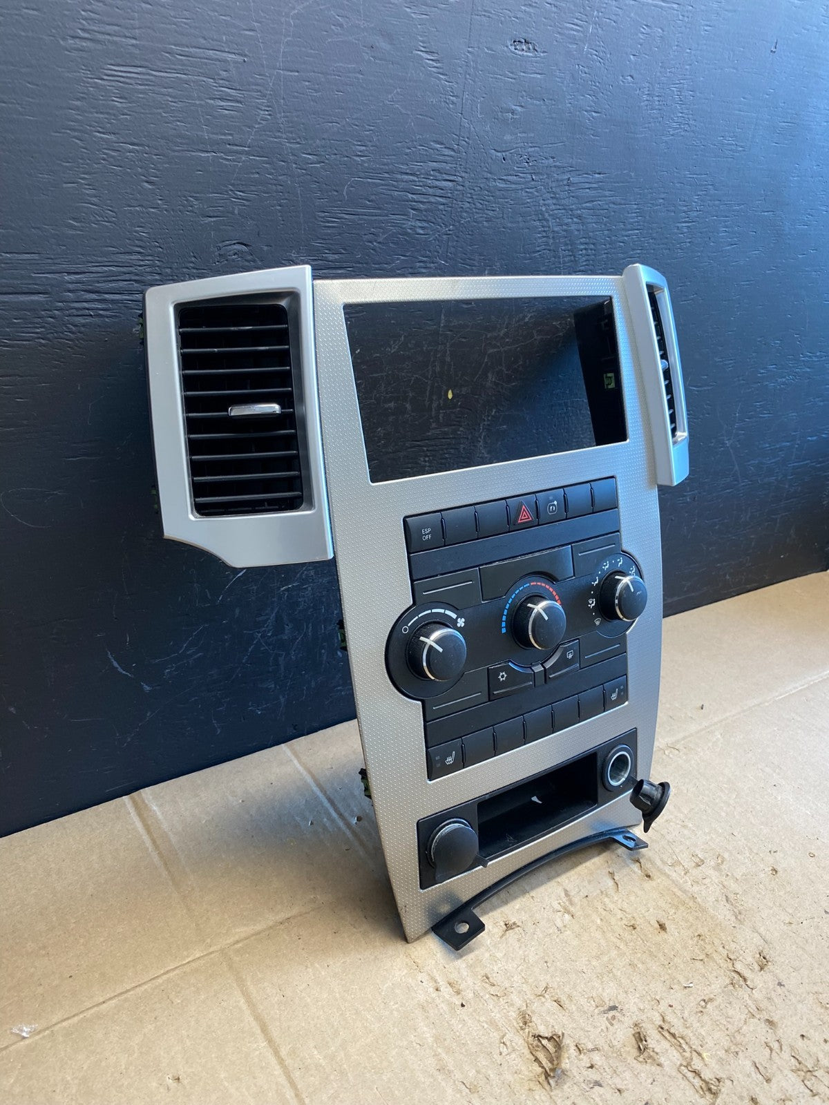 2008 2009 2010 Jeep Commander Grand Cherokee A/C Climate Control Bezel AC4818 DG1