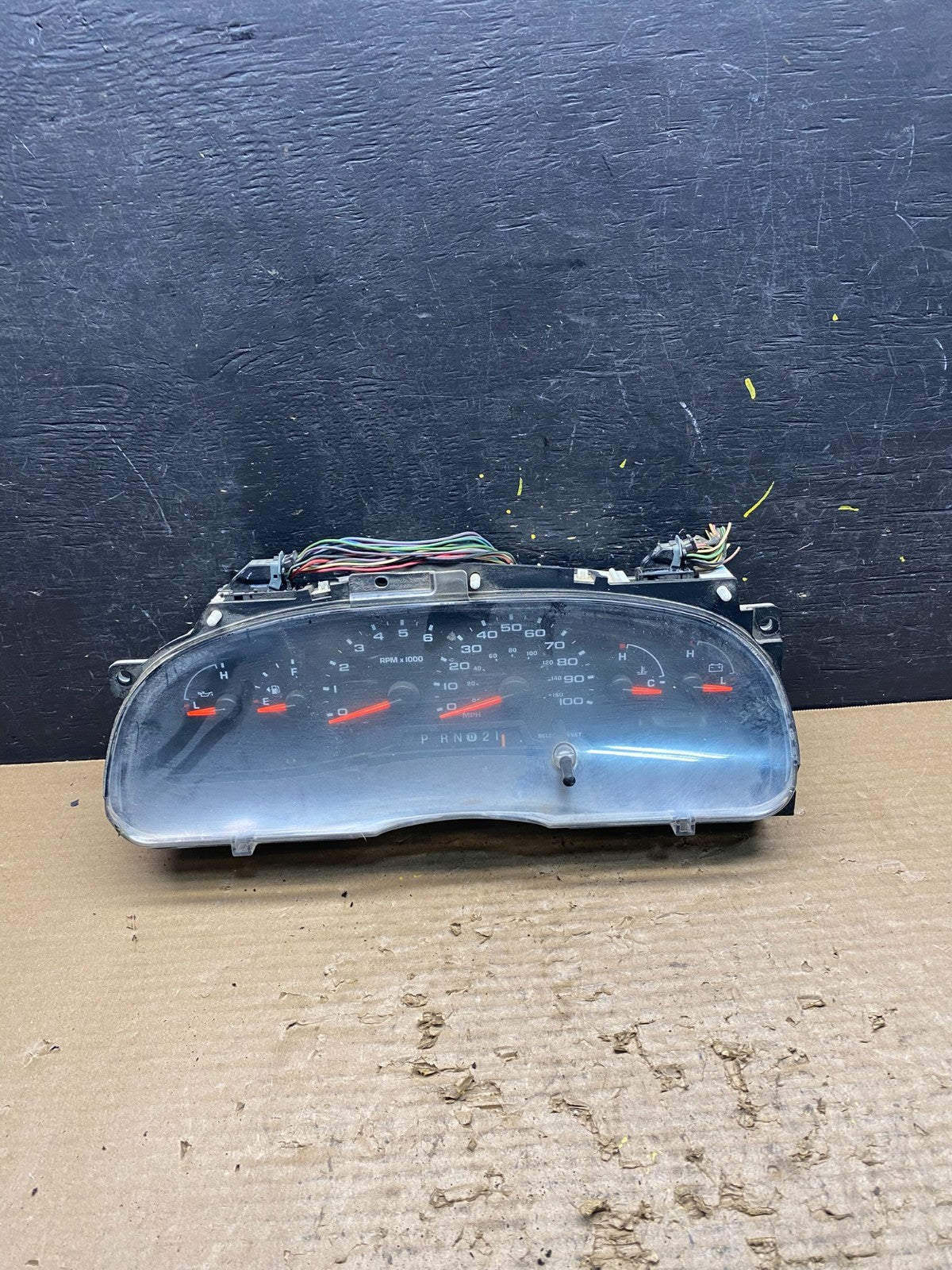 2004 to 2008 Ford E150 E250 Gauge Speedometer Cluster S9082 DG0