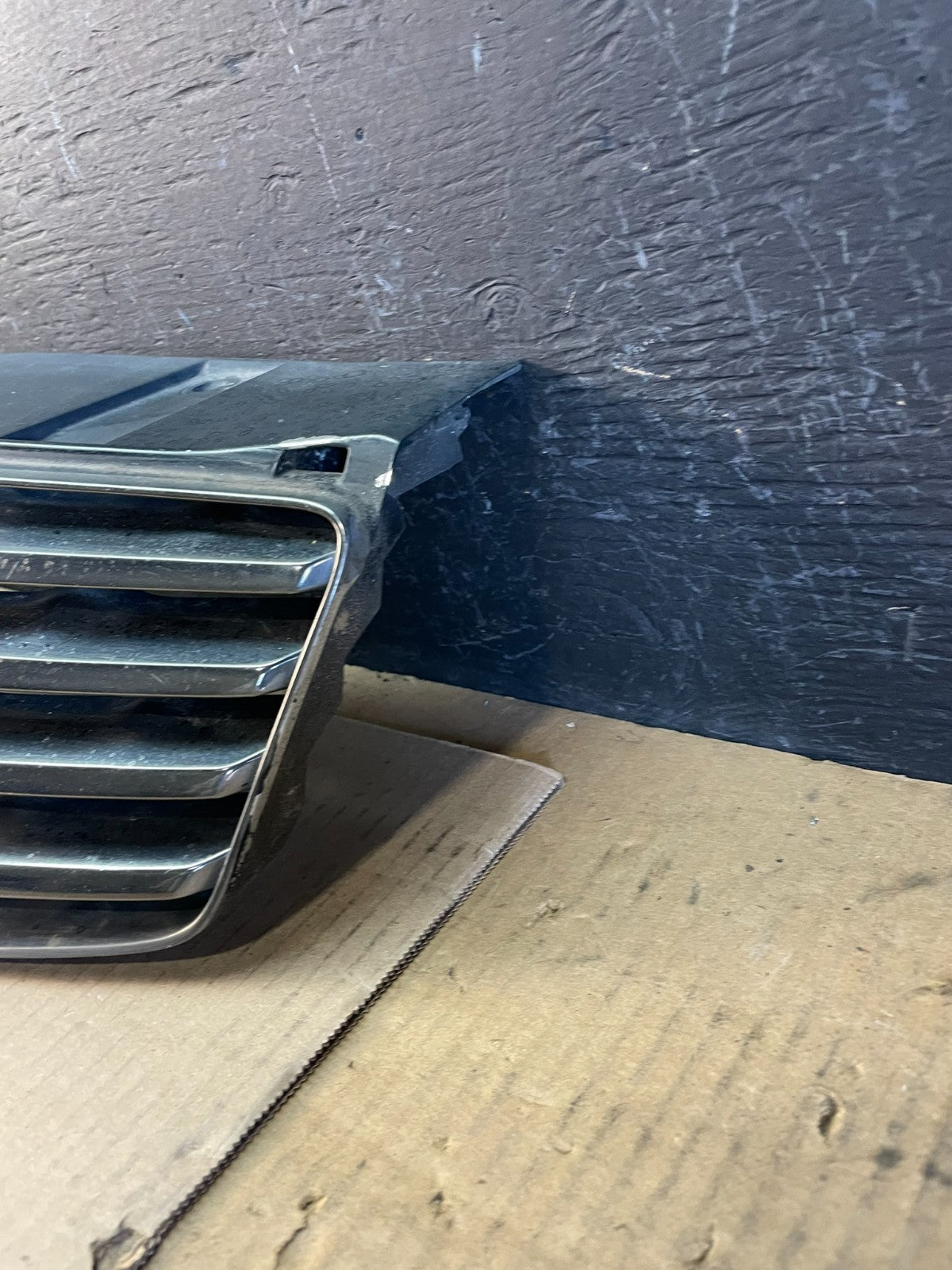 2010 to 2013 Infiniti G37 Coupe Front Upper Grill Grille AC1991 DG1