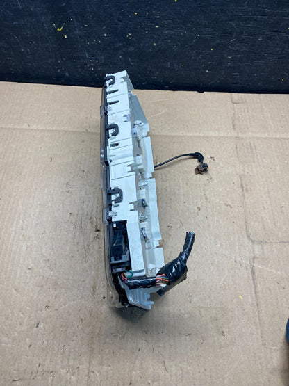 2009 to 2011 Mercury Grand Marquis Speedometer Cluster Gauge P9279 DG3