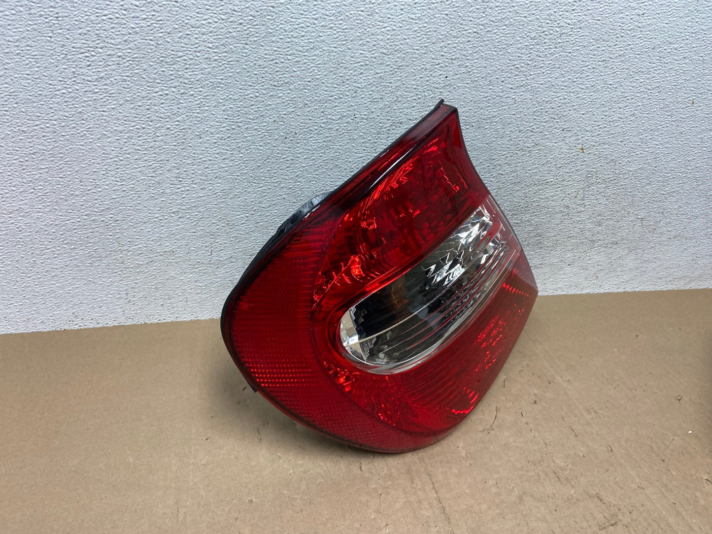 2002 2003 2004 Toyota Camry Left Driver LH Side Tail Light AE6777 LK2