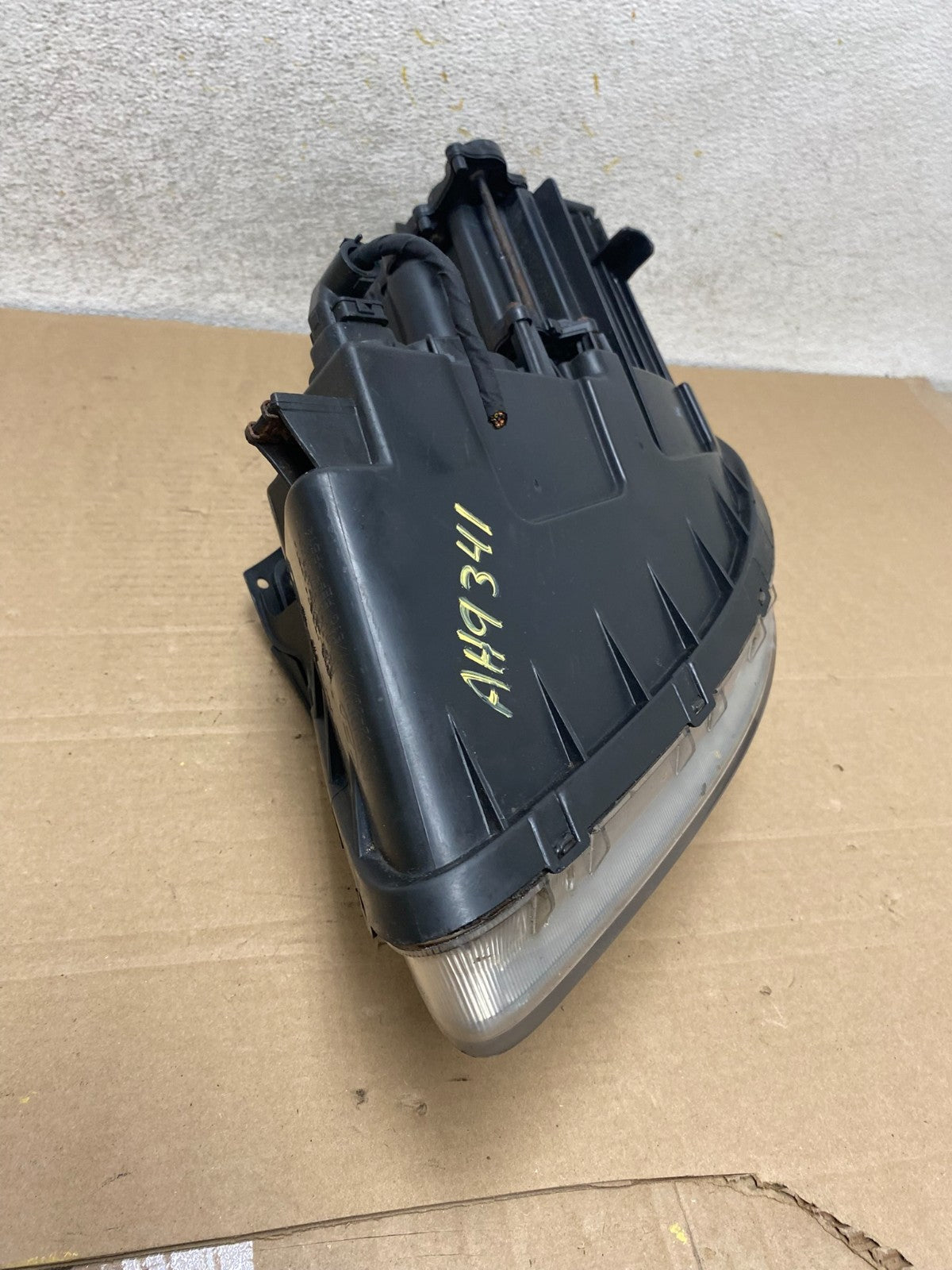 2007 to 2012 Hyundai Veracruz Right Passenger RH Headlight Halogen AH9341 DW8