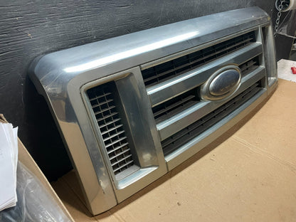 2008 to 2014 Ford Econoline E150 E250 Front Upper Chrome Grill Grille z5796 DG2