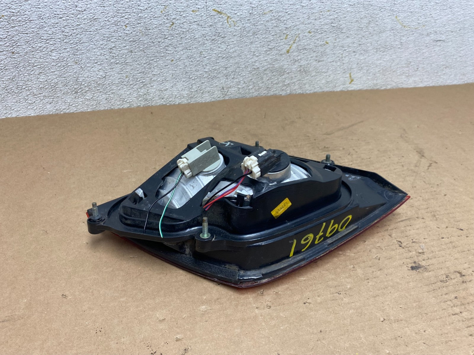 2002-2004 Infiniti i35 Inner Right Passenger Rh Side Tail Light OEM O9761 DW4