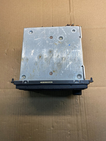 2005 to 2007 Ford Five Hundred Montego Radio CD Player AA7306 DG4
