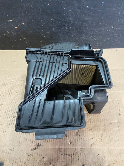 2002 to 2008 BMW 7 E65 E66 750Li 750i Right Side Air Cleaner Intake Box o0594 DG5