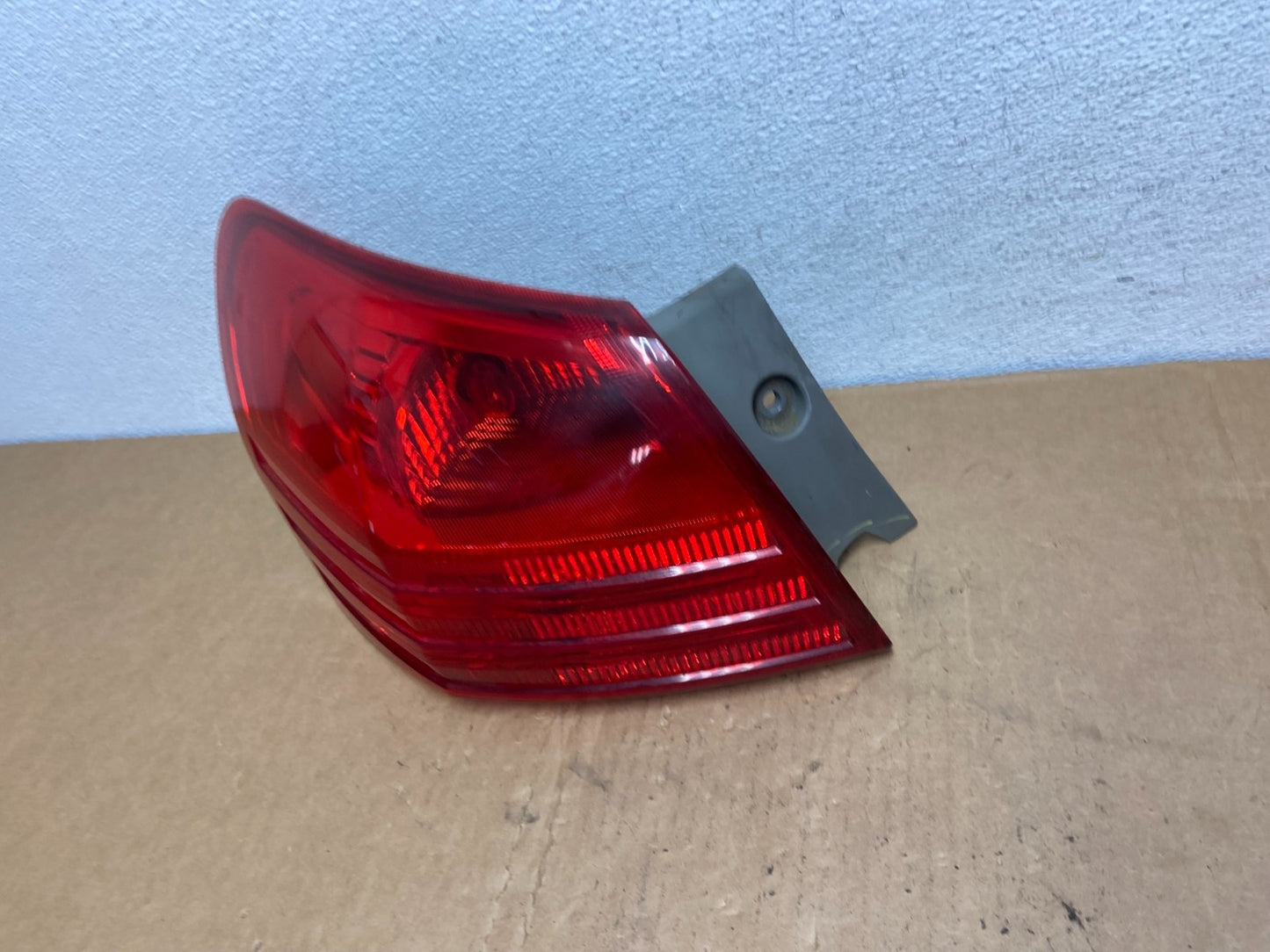 2008 to 2015 Nissan Rogue Left Driver Lh Side Tail Light AC8496 DW1